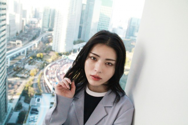 ジェンダーレスモデル 井手上漠にとって「美容男子」とは？自宅では意外と…私生活を告白！「美容は“クレンジング”から、人の第一印象は“眉”から」(めざましmedia)