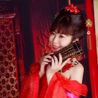 41歳女性芸人が妊娠発表！15歳年下の夫との間に第１子「腹周り」ビフォーアフター写真も公開(日刊スポーツ)