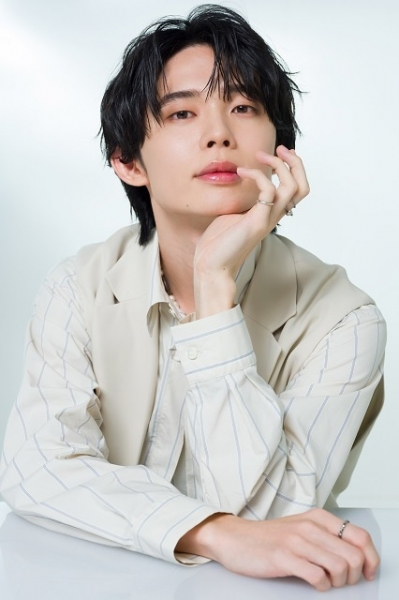 新婚声優、愛猫デカすぎ話題　抱き上げる姿に衝撃「もふもふ」「貫禄あり」(オリコン)