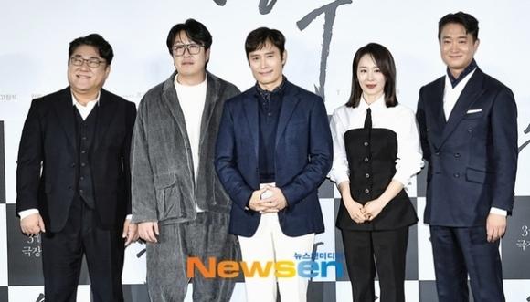 ユ・アイン、映画「スンブ:二人の棋士」本編は編集なし…監督が言及“意図せず傷を負った”(Kstyle)