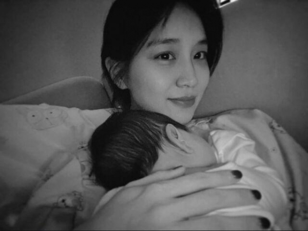 チョン・ユミン、結婚から7ヶ月で第1子を出産！赤ちゃんとの幸せショットを公開(Kstyle)