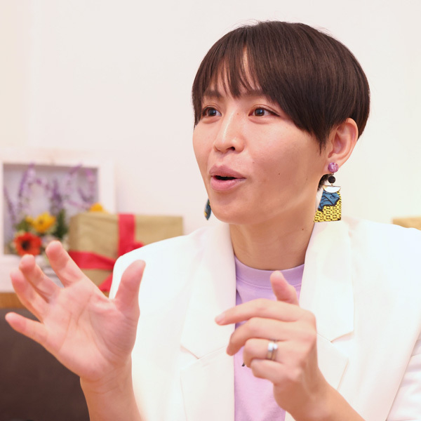 コシノジュンコそっくり？ NHK朝ドラ「カーネーション」で演じた川崎亜沙美は岸和田で母人に（あの人は今）(日刊ゲンダイDIGITAL)