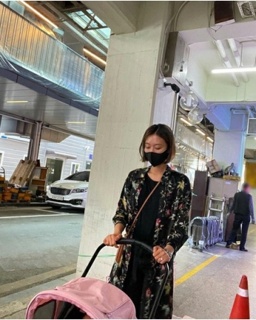 ソ・ヒョンジン、「雨の日、家族でお出かけ…くまなくHIP」(WoW!Korea)