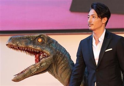 幸せオーラ全開！玉木宏が結婚発覚後初公の場、ファンの祝福に会釈（サンケイスポーツ）