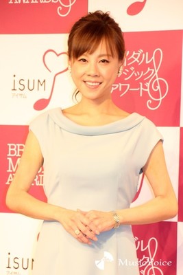 高橋真麻、交際男性と「カラオケで一緒にglobe」結婚式人気ソング発表（MusicVoice）