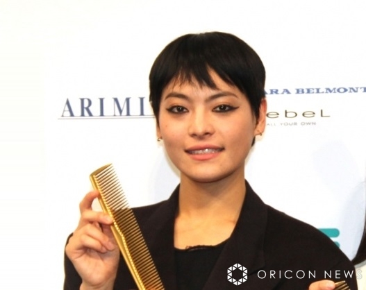 ダンサー菅原小春、俳優・黒田大輔と結婚　直筆連名で報告「地球に優しい家族になっていきたいです」(オリコン)