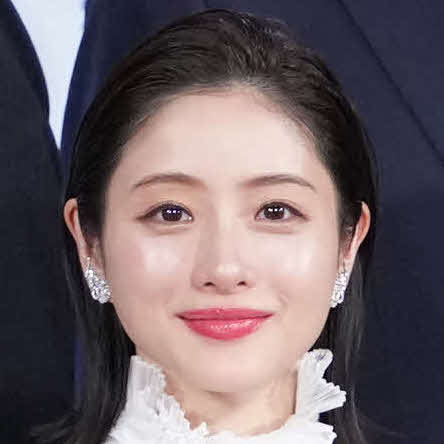 石原さとみが第２子出産「感動で涙があふれました」「無事に家族４人での新たな生活をスタート」(日刊スポーツ)