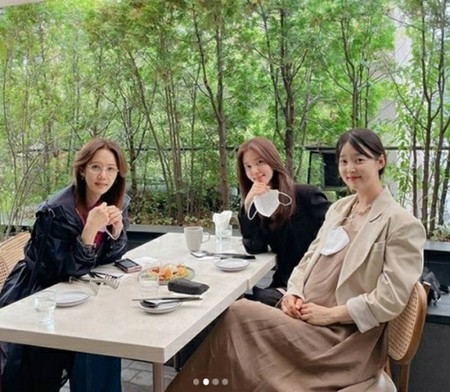 ”プレママ”女優ハン・ジヘ、チョン・シア＆オ・ヒョンギョンとランチ会「出産前、会いたい人に会っておかないと」(WoW!Korea)