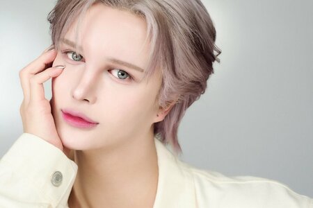 「まさかの…！」Matt たまたま新幹線で大物議員と隣の席に！豪華2ショットが大反響「お二方、お美しい」(LIMO)