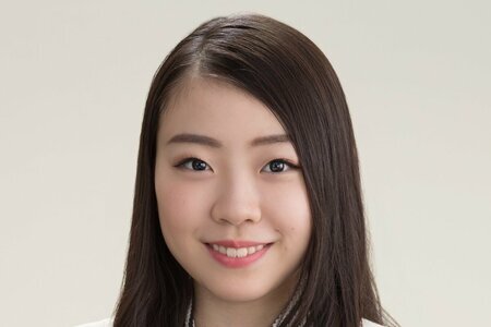 「お姫様」紀平梨花の肩チラ白ブラウスコーデに「超絶美人」「最っ高に可愛い」SNS悶絶(LIMO)