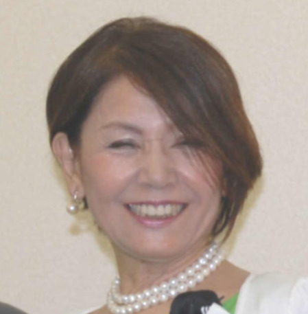77歳「アンヌ隊員」＆76歳「仮面ライダーアマゾン」初めての共同作業ウエディングケーキ公開(日刊スポーツ)