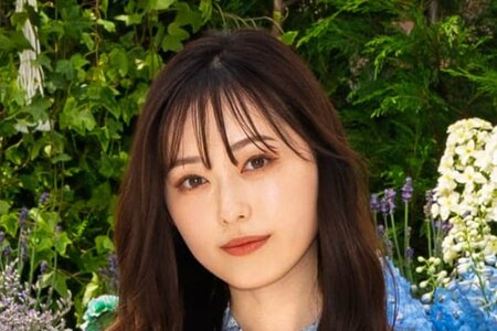 「妖精さんみたい」福原遥 透け感ふわふわ青ワンピ姿がかわいすぎる「どこまで美しくなるんだ」「花にも負けない美しさ」と話題に(LIMO)