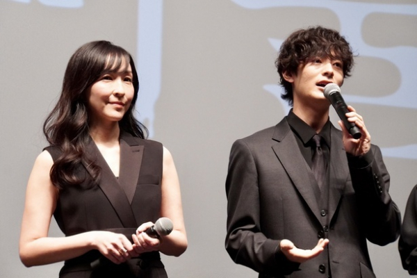 無邪気な塩野瑛久＆照れる麻生久美子、寝起きのパジャマ姿に「鼻血出ますって！」の声＜魔物＞(WEBザテレビジョン)
