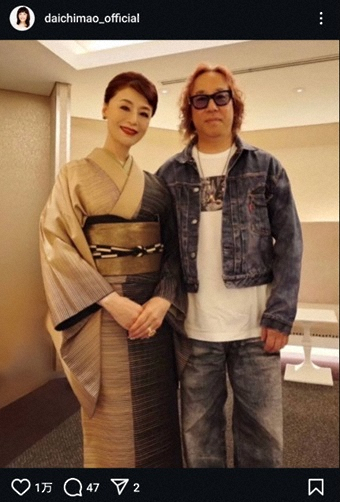 元宝塚トップ69歳女優　着物姿で11歳下夫と2ショット、15～92歳まで演じた主演映画公開を感謝(スポニチアネックス)