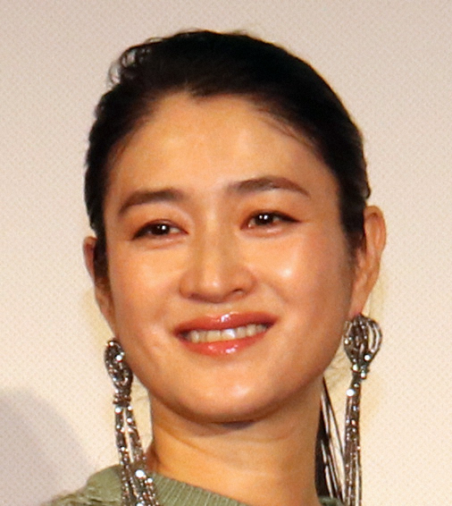 小雪　12歳長女は「ママ大嫌い」反抗期真っ最中「目の前歩くだけで舌打ち」パパとは「うり二つ」(スポニチアネックス)