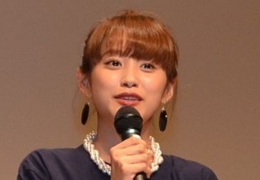 「ノーマルでこれ!?」38歳元トップアイドル〝無加工〟顔面ドアップ写真に騒然「激かわ」「素が好き」「お顔子供っぽい」(西スポWEB OTTO！)