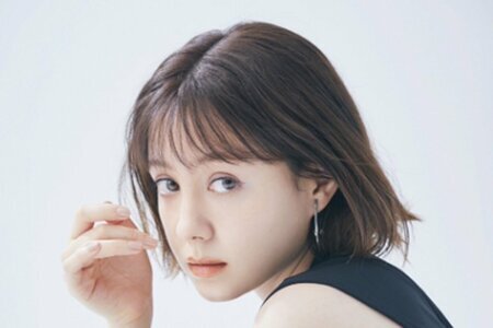 30歳イケメン俳優が妻・トリンドル玲奈とのラブラブ写真披露「絵になりますね」「美男美女ご夫婦とても憧れます」と大反響(LIMO)
