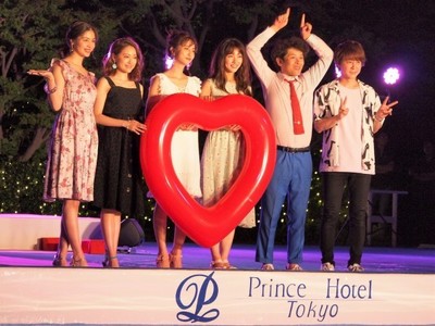 プロジェクションマッピングに結婚式…実は家族連れも多い、最新ナイトプール事情（リアルライブ）