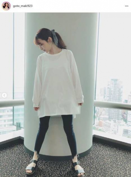 「脚細すぎ！」後藤真希、すらっと美脚のロンT＆黒パンツコーデに絶賛の声「こんなママになりたい」(E-TALENTBANK)