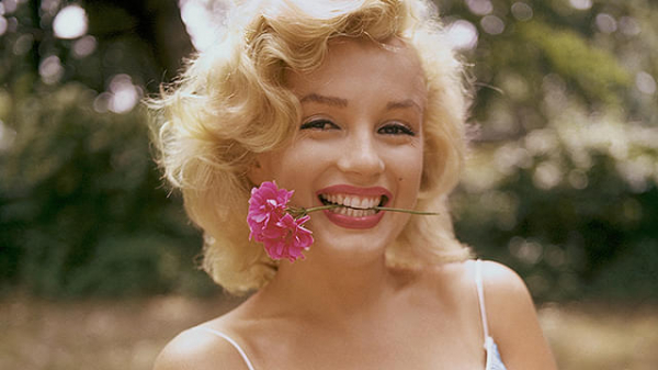【週末映画コラム】唯一無二の女優の生涯を追った『マリリン・モンロー 私の愛しかた』／老女版のミッション・インポッシブル『テルマがゆく！ 93歳のやさしいリベンジ』(エンタメOVO)