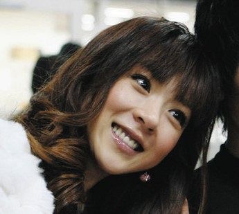 「おぉーっと久々だ～」 48歳グラビアアイドル、　『モノクロ＆カラー』最新ショットに称賛集まる 「お願いだから復帰して」「真のヴィーナス」(中日スポーツ)