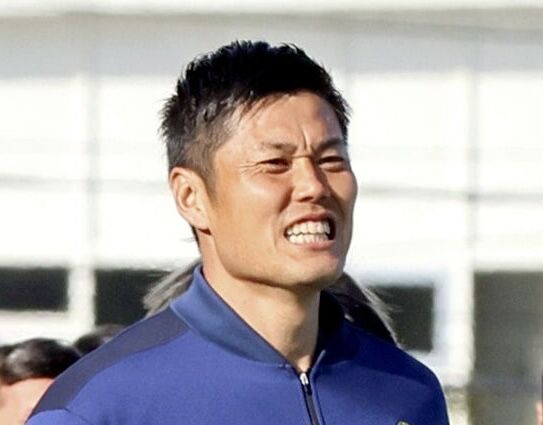 「奥様美人すぎます」サッカー元日本代表の家族写真にネット騒然「見惚れてしまいました」「愛妻家で素敵」(スポーツ報知)