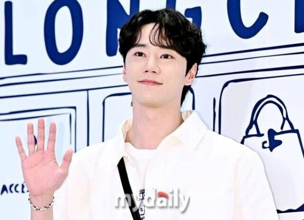 イ・ジュニョン、7月に韓国で単独ファンミーティングを開催…予告ポスターが公開(Kstyle)