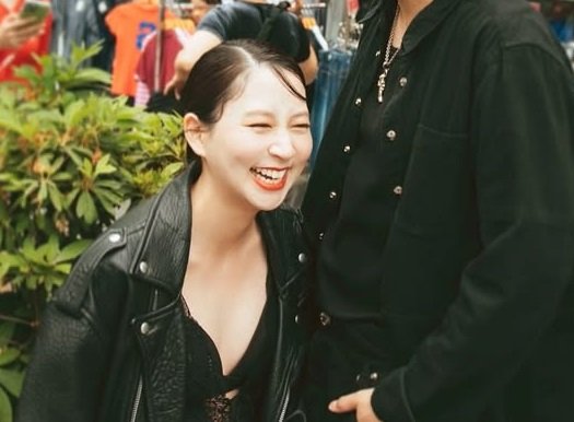 「マタニティ姿美しい」河北麻友子 夫と“顔出し”2ショット公開 おなかのふくらみ分かる姿も 先月に第2子妊娠発表(めざましmedia)