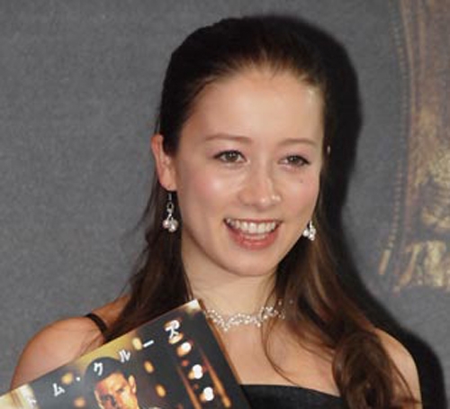 ドーキンズ英里奈、出産報告「やっと会えたね」　バタバタな日々で「AI先生にお世話になりまくり」(オリコン)