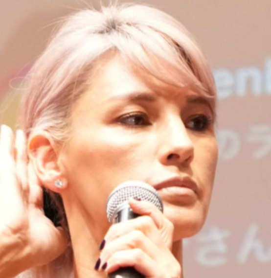 梅宮アンナ、新婚ホヤホヤ夫婦ショット公開　夫の世継さん「妻に選んでもらえて光栄」(日刊スポーツ)