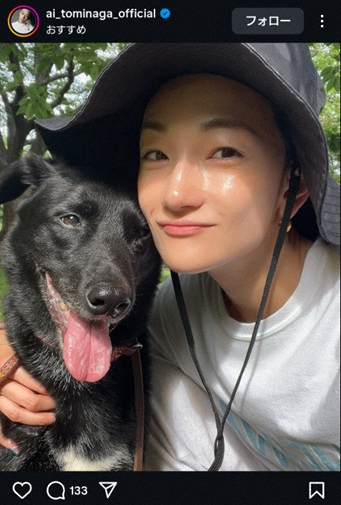 冨永愛　愛犬との2ショット公開に「お肌ピカピカです」「愛ちゃんもベルもいい顔してる」(スポニチアネックス)