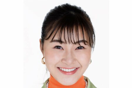 村上佳菜子 イケメン夫が顔出し！ペアルック部屋着で肩組みショット披露「めっちゃラブラブ」「微笑ましい」「素敵な写真」とSNSほっこり(LIMO)