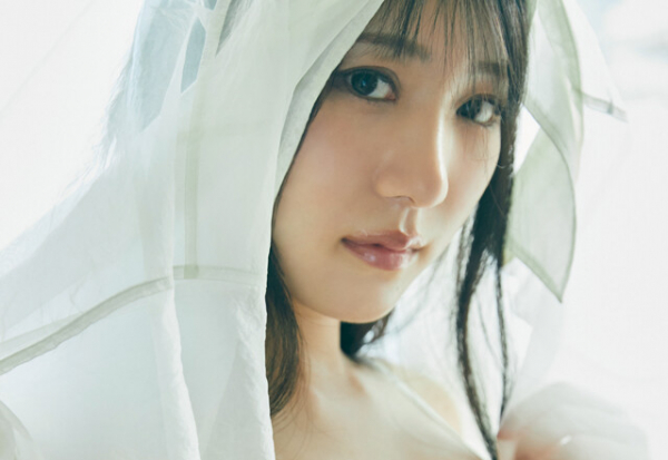 横野すみれが1st写真集『No One』のアザーカット版写真集を発売！「どうせなら悪女を極めようと思っています（笑）」(週プレNEWS)