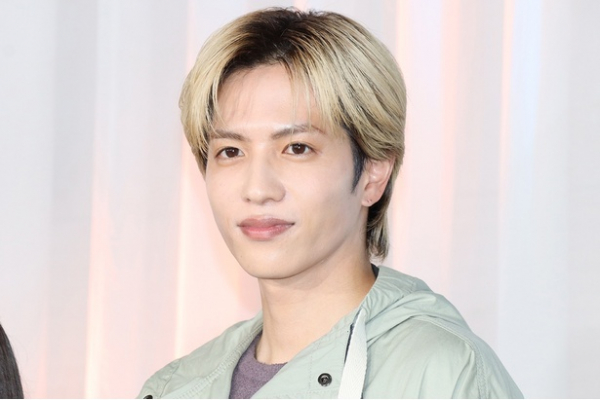 志尊淳、白スーツで決め顔のホスト風ショットに「ダントツNO.1」「イケメン過ぎる」の声＜恋は闇＞(WEBザテレビジョン)