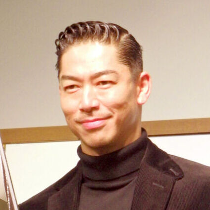 「ＥＸＩＬＥ」ＡＫＩＲＡ　 父として家族に感謝を述べる　子供と遊ぶ様子に「パパしてる」(スポーツ報知)