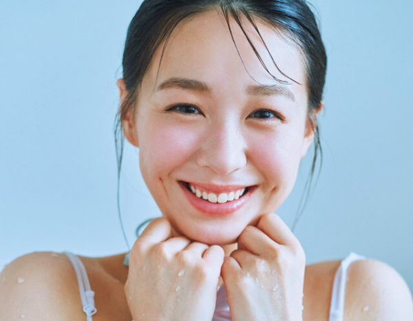 sejuの超大型新人・髙野真央が2度目のグラビアで魅せた逸材感「最近、筋トレとプロテインにハマっているんです」(週プレNEWS)