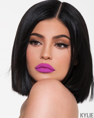 カイリー・ジェンナー、唇の美容整形を終了！（ELLEgirl）
