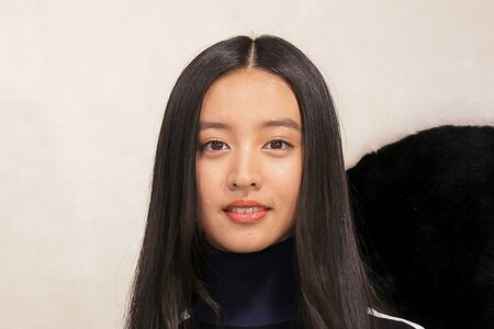 Kōki,優雅なオフショット披露！ルイ・ヴィトンTシャツおうちコーデ＆母・工藤静香が育てたミントでティータイム♪(LIMO)