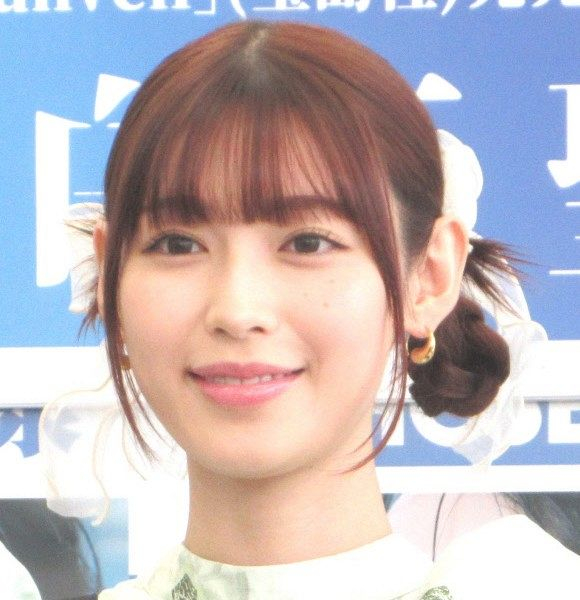 白石聖、久しぶりのインスタ更新は白と黒のロングドレスショット　フォロワー「スタイル良すぎます！？」「美しいです」と絶賛(中日スポーツ)