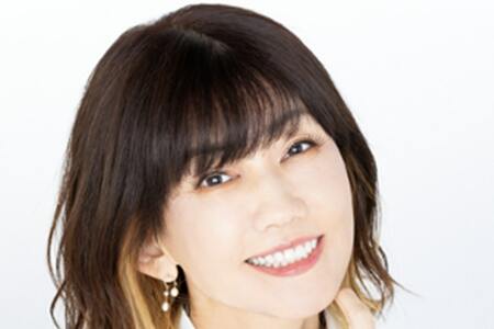 松本伊代の還暦を祝福！家族ショットに「永遠の16歳」「還暦には見えません」「いい家族過ぎる」息子・小園凌央が投稿(LIMO)