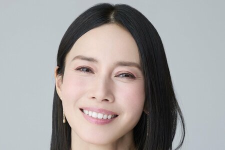 中谷美紀 オーストリアの自宅庭を披露！さくらんぼを収穫し朝食に「まるで絵本の1ページ」「生き方が素敵すぎ」と絶賛の声(LIMO)