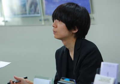 川谷絵音が「恋のツキ」で演技初挑戦！徳永えりと渡辺大知が寄り添う場面カットも（映画ナタリー）