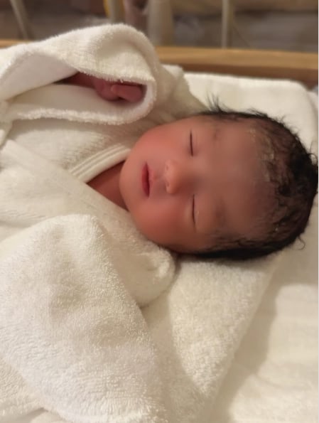 川崎希、第3子の“生後0日”ショットが評判「綺麗なお顔」「あー天使」(エンタメNEXT)