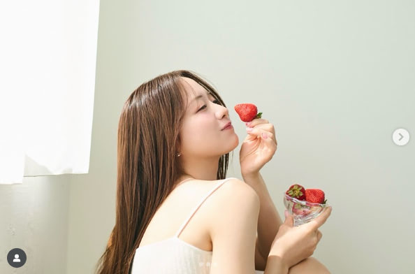 森香澄、ふんわり白肌ボディのルームウェア姿にファン悶絶「え、可愛すぎてやばい」(エンタメNEXT)
