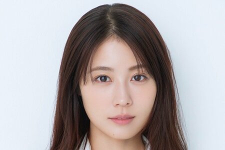 有村架純 デコルテ輝く黒キャミ姿が大反響「かわいいと美しいの見事な共存」「神々しい」「色っぽい」の声(LIMO)