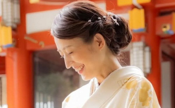 《美魔女っぷりが話題》美容をあきらめ日焼け止めすら塗り忘れる小沢真珠（48）が美貌を保つために「心がけていること」(CHANTO WEB)