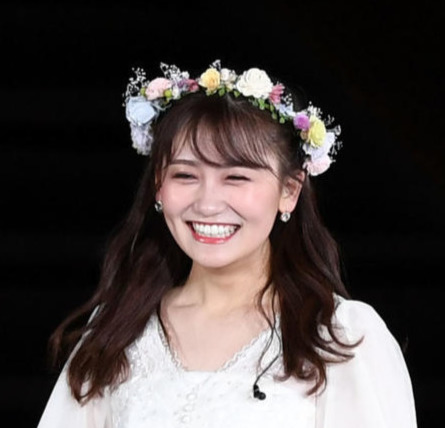 元AKB48小嶋真子がウエディングドレス姿公開　俳優夫を見つめる後ろ姿も(日刊スポーツ)