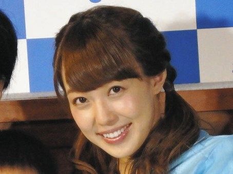 川崎希、第3子「ついに名前決まりました」 アレクと長男、出生届を提出へ(中日スポーツ)