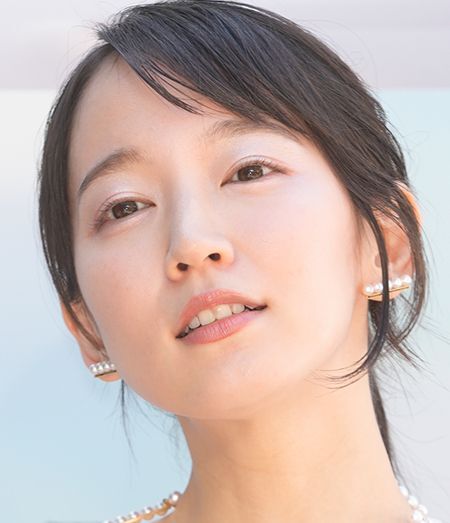 朝ドラのオーディション落ち、25歳での大胆な水着姿、佐藤健との熱愛報道も…吉岡里帆（32）がセクシーを封印して選んだ“切れ味鋭い”人生(文春オンライン)