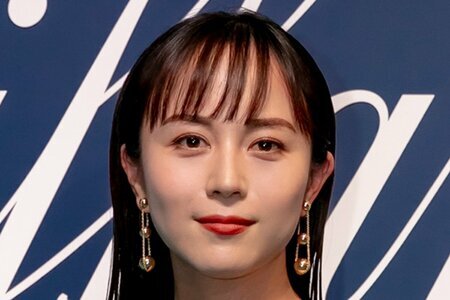 「美少女の見本」39歳・美人女優 幼少期の写真にSNS衝撃「もうすでに完成されてる」「お目目くりくり」(LIMO)